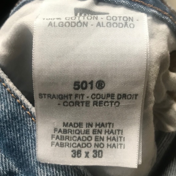 Levi's 501 Jeans. Made in Haiti - Picture 3 of 4